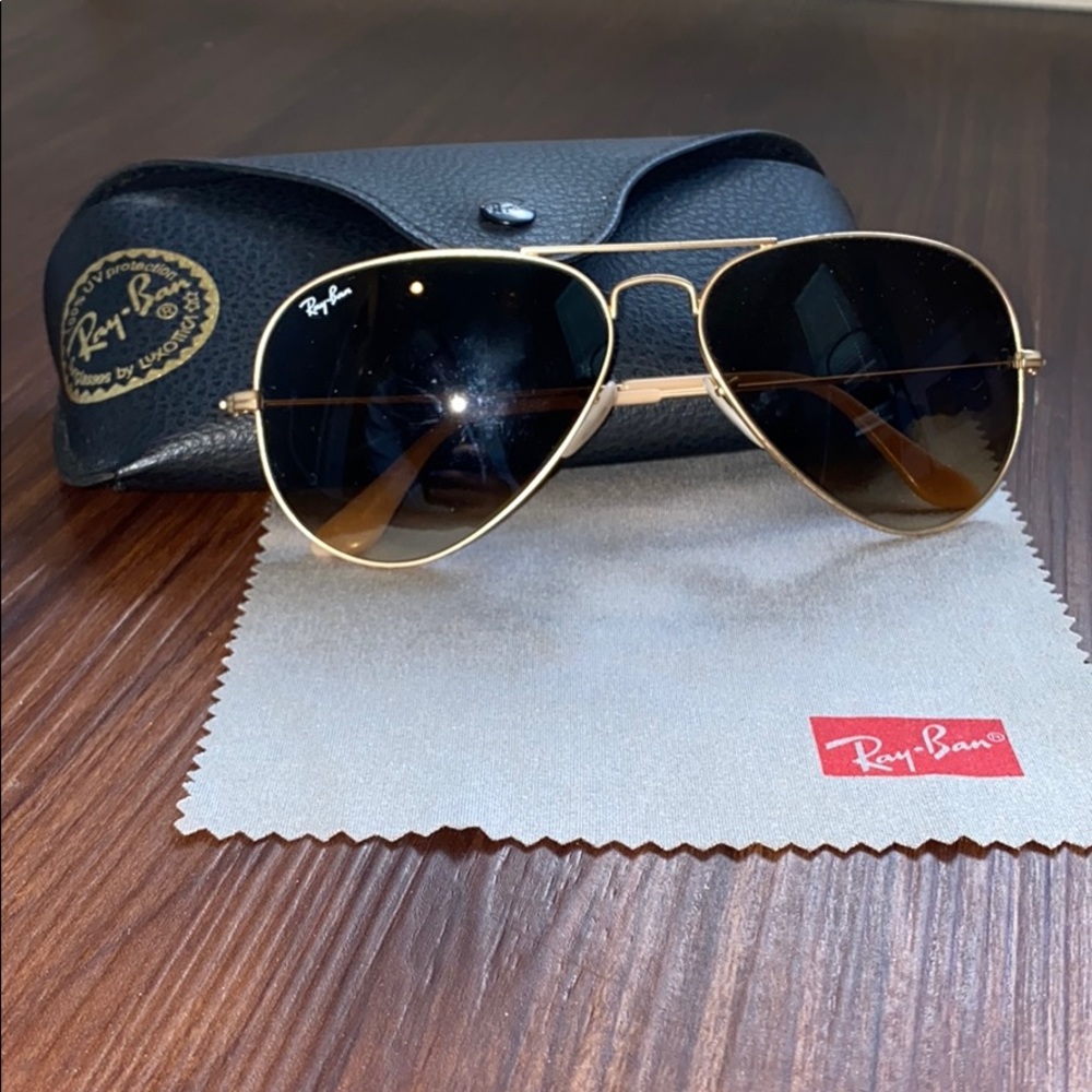 AUTHENTIC Gold, polarized Ray Bans